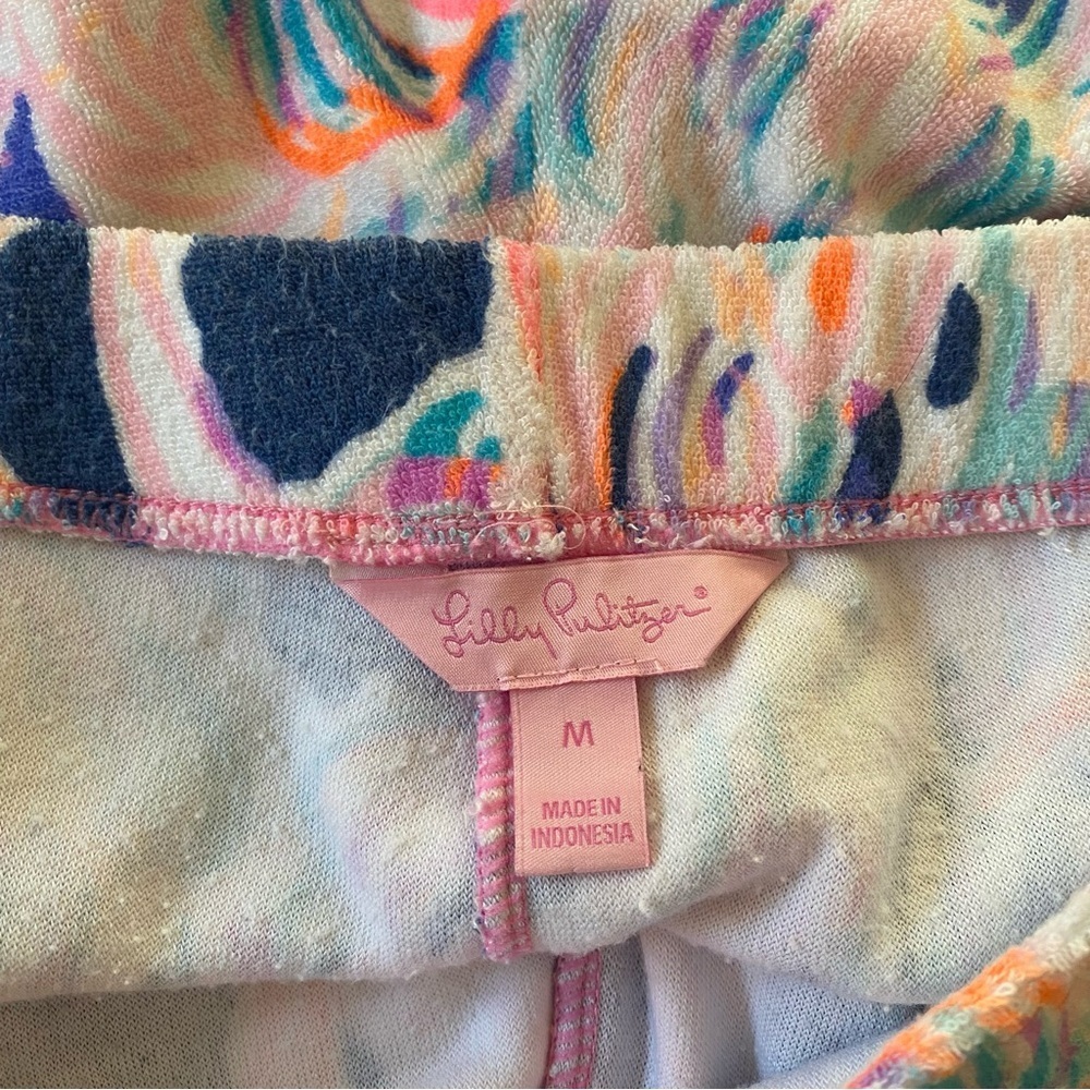 Lilly Pulitzer Colorful Flamingo Print Terrycloth Short Medium - Picture 9 of 15